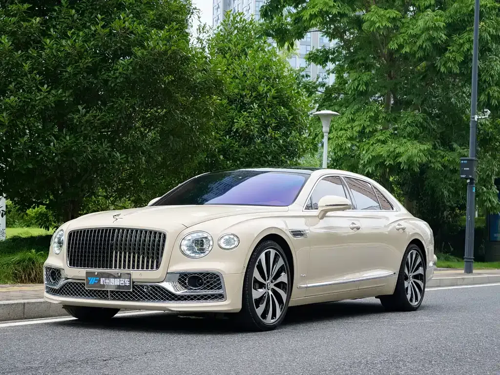Bentley Flying Spur — фото 1