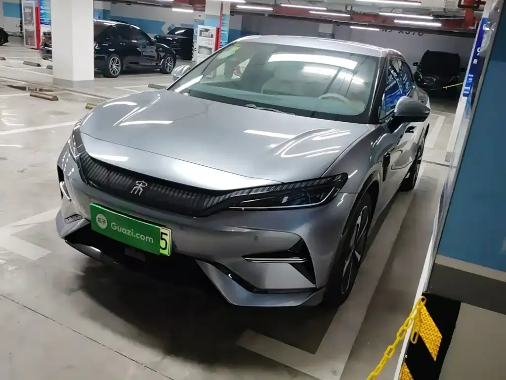 BYD L EV — фото 1