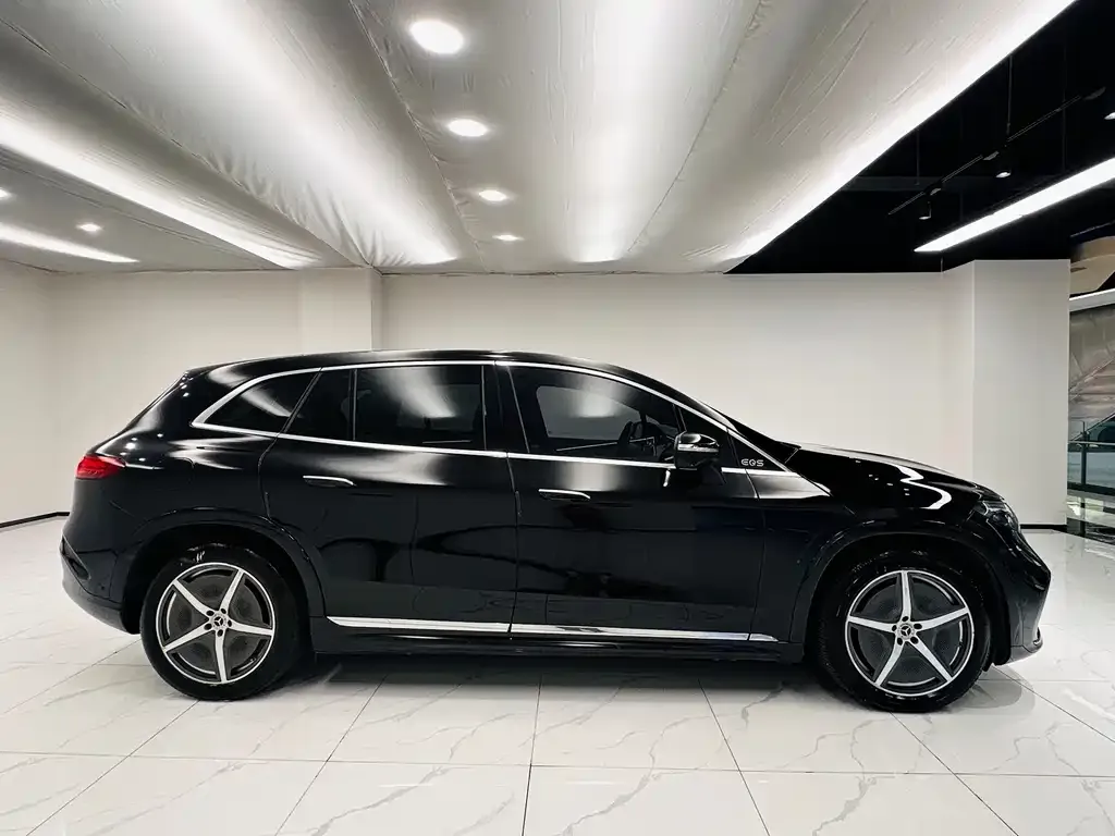Mercedes-Benz EQS SUV — фото 4