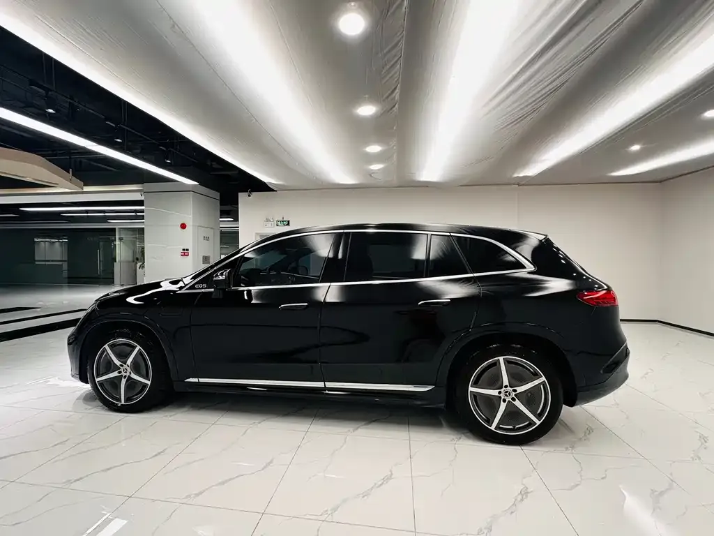 Mercedes-Benz EQS SUV — фото 2