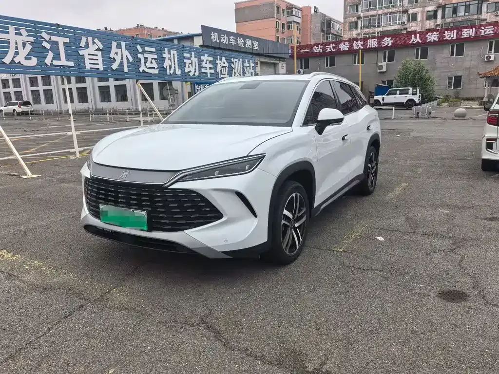 BYD L DM-i — фото 1