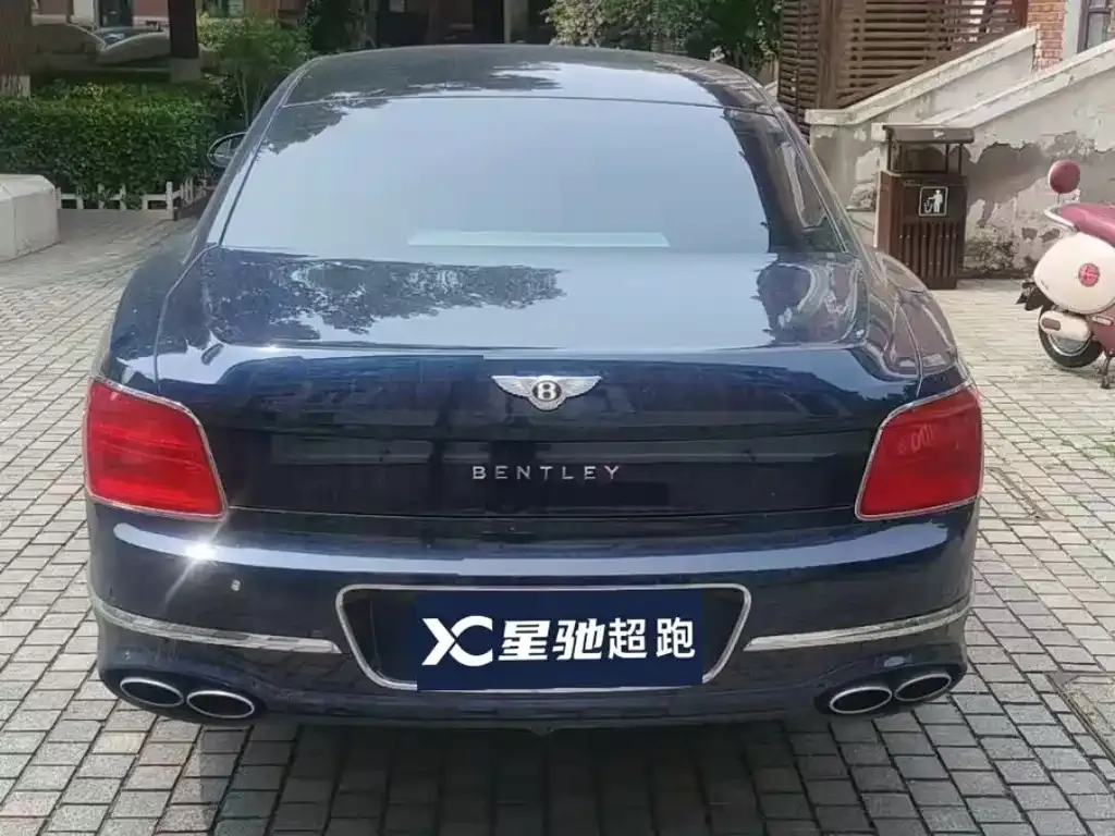 Bentley Flying Spur — фото 7