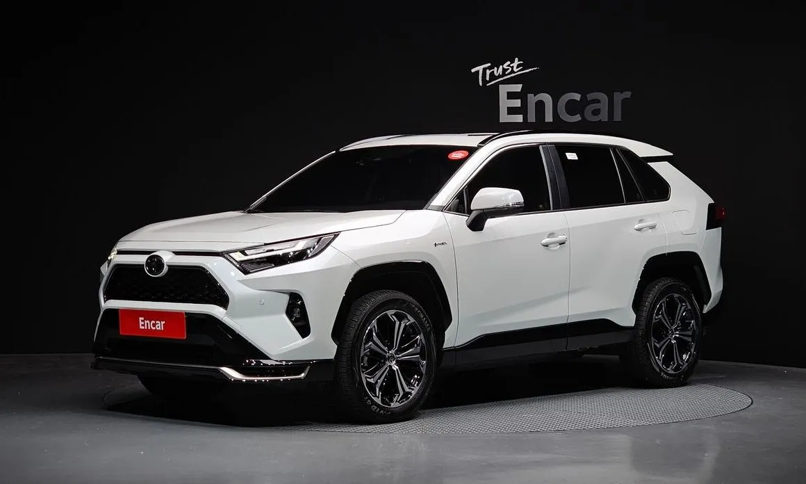 Toyota RAV4 — фото 1