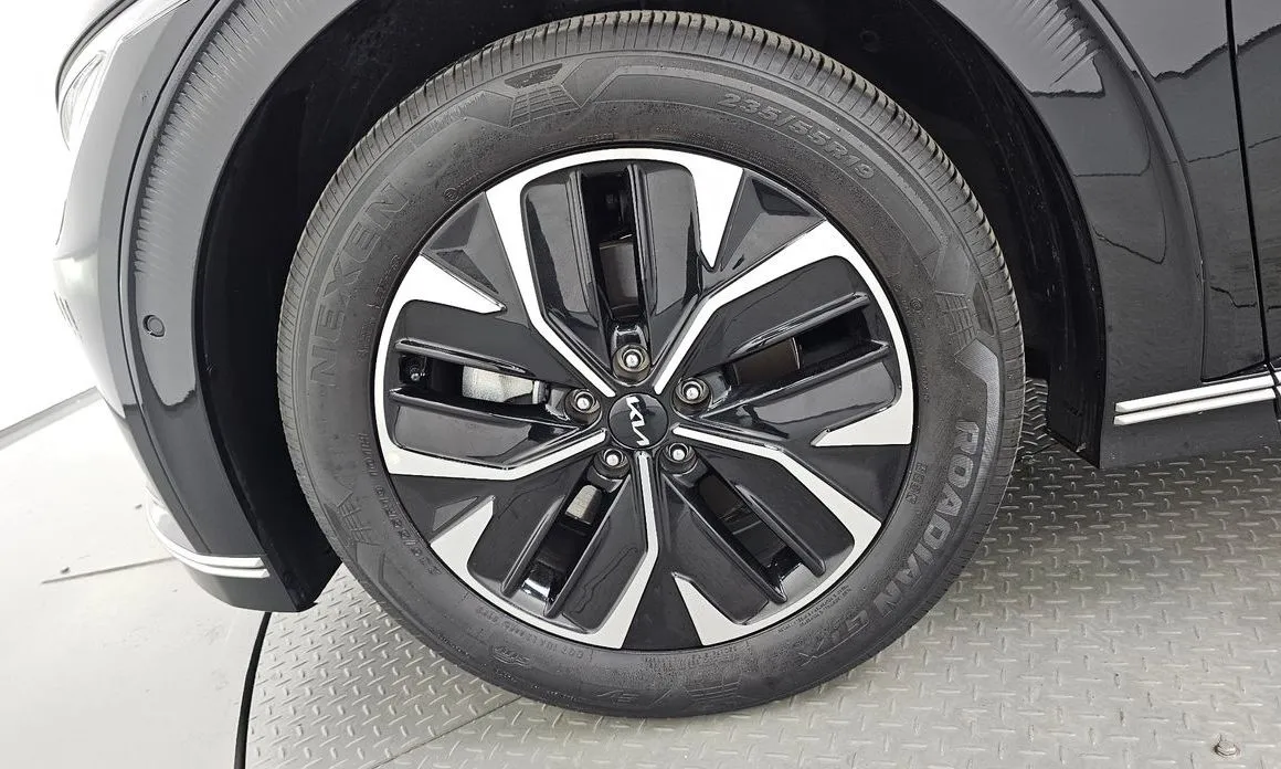 Kia EV6 — фото 7