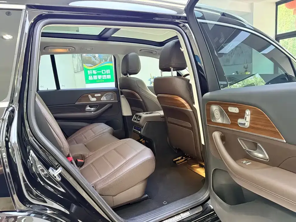 Mercedes-Benz GLS — фото 6