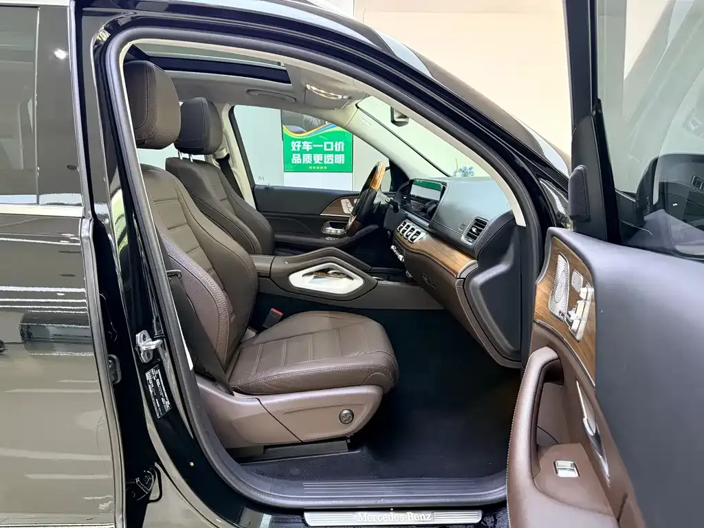 Mercedes-Benz GLS — фото 9