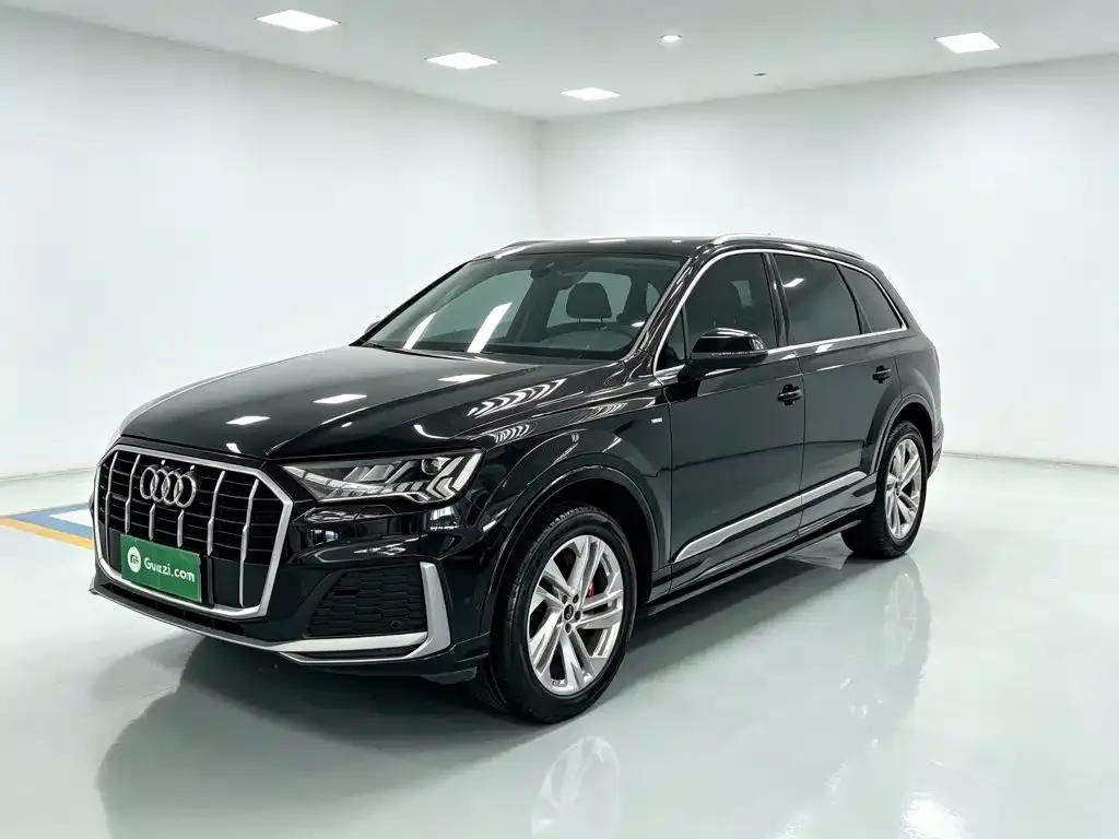 Audi Q7 — фото 1