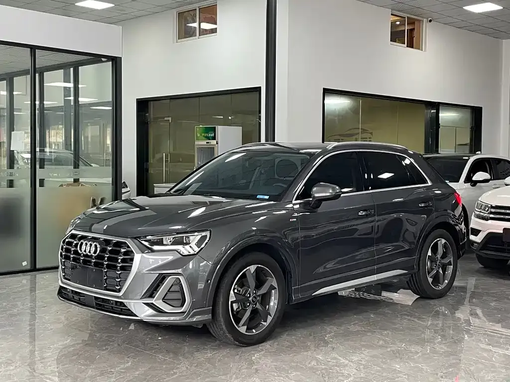 Audi Q3 — фото 1