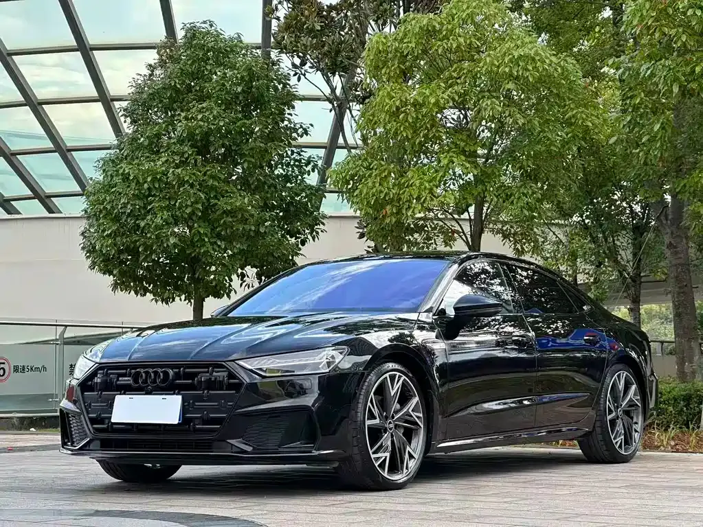 Audi A7L — фото 1