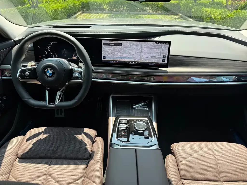 BMW 7 Series — фото 5