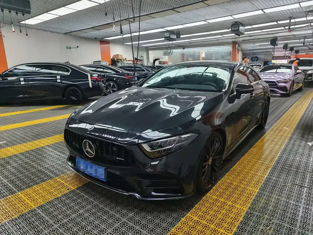Mercedes-Benz CLS — фото 1