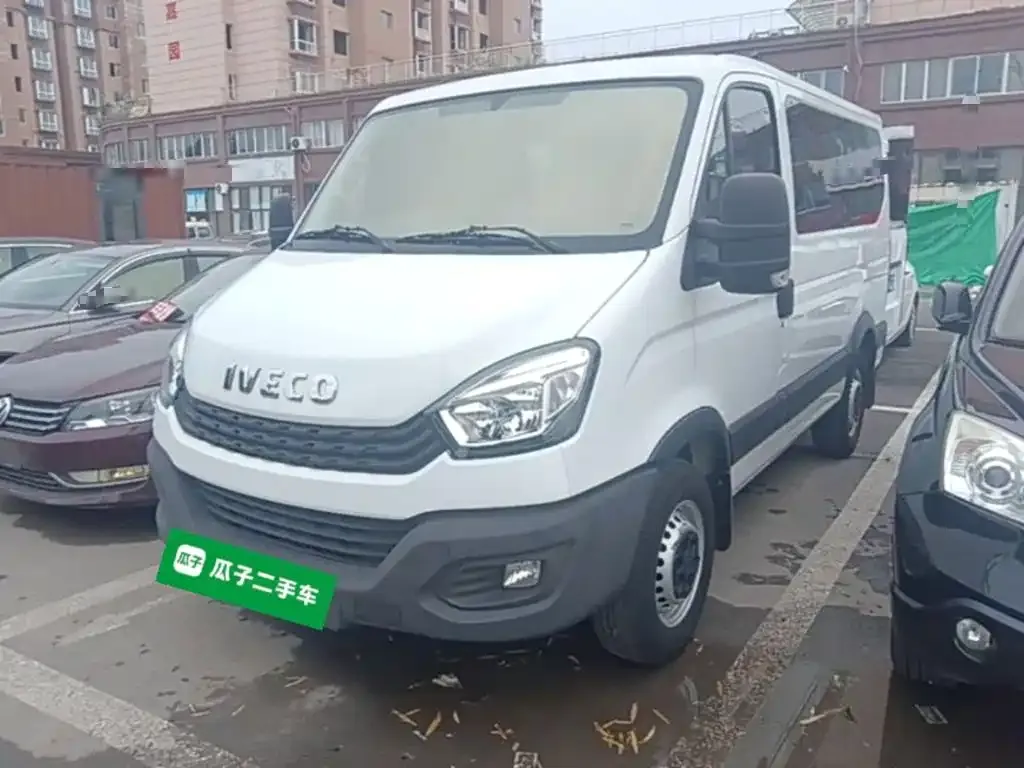IVECO Ousheng — фото 8