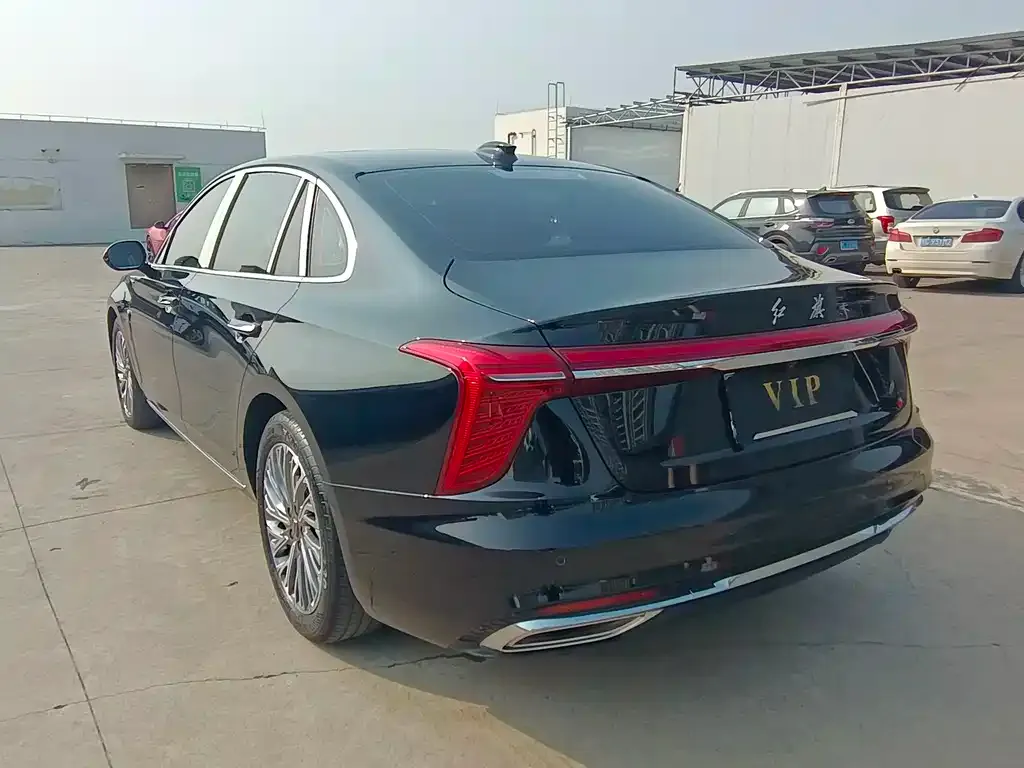 Hongqi H5 — фото 10