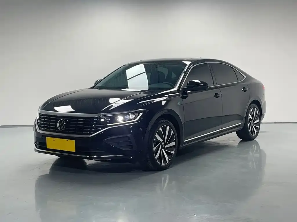 Volkswagen Passat — фото 1