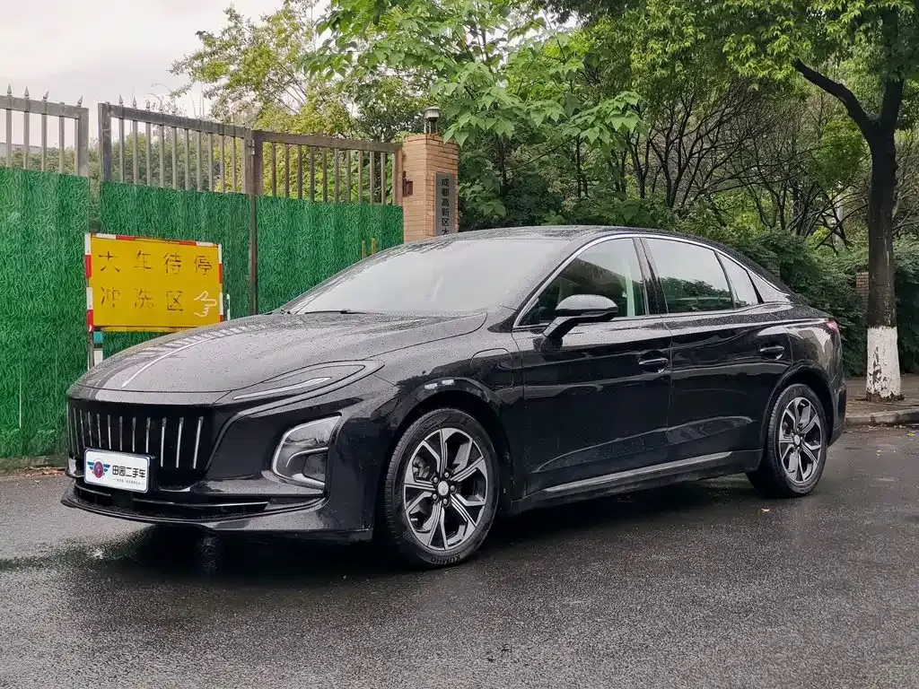 Hongqi E-QM5 — фото 1