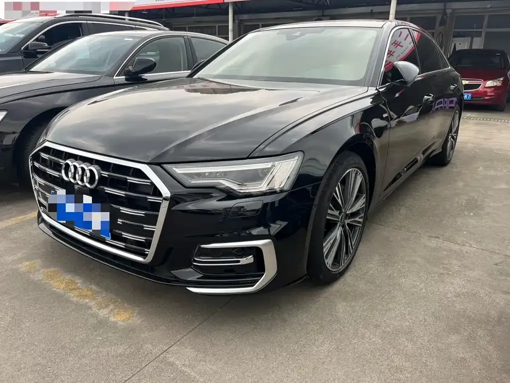 Audi A6L — фото 1