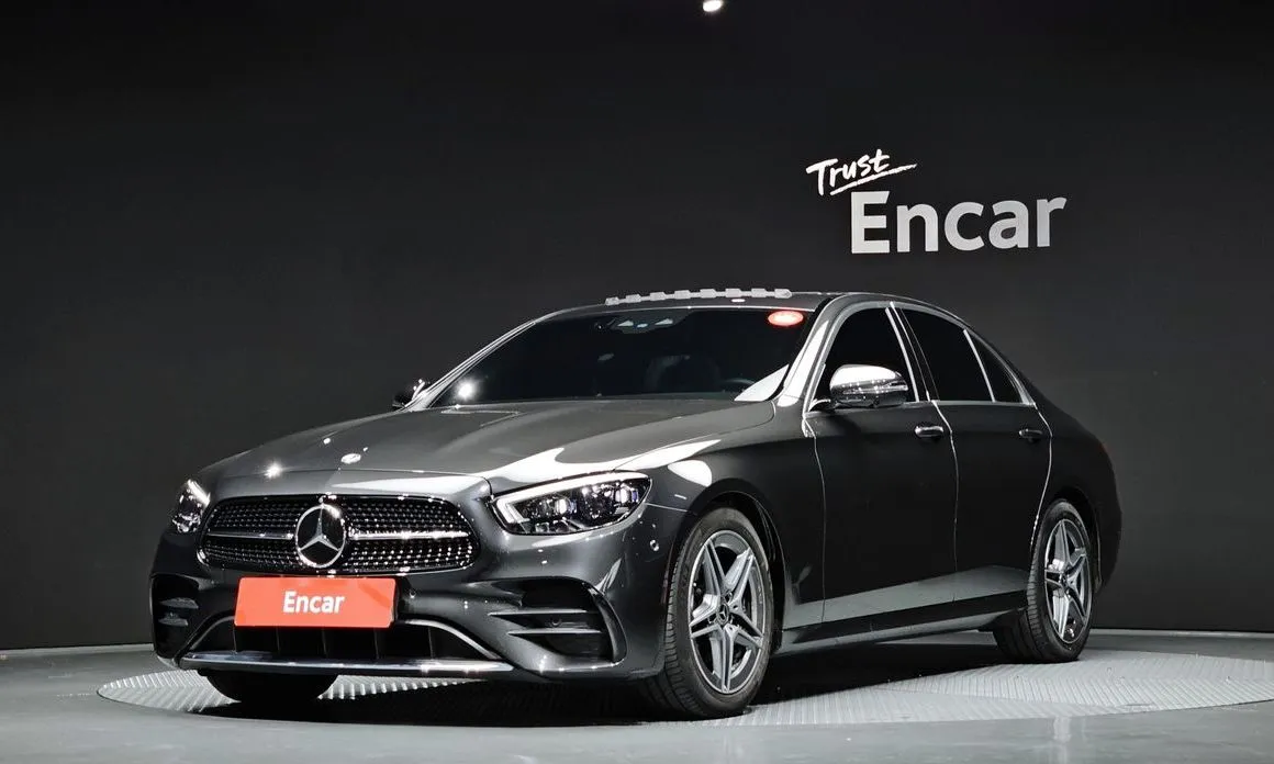 Mercedes-Benz E-Class — фото 1