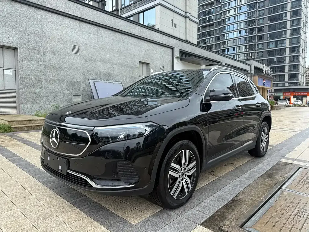 Mercedes-Benz EQA — фото 1