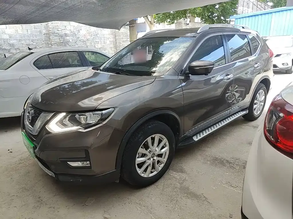 Nissan X-Trail — фото 1