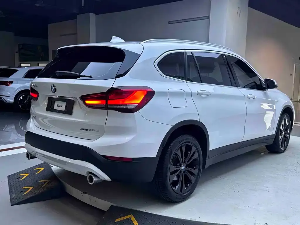 BMW X1 — фото 10