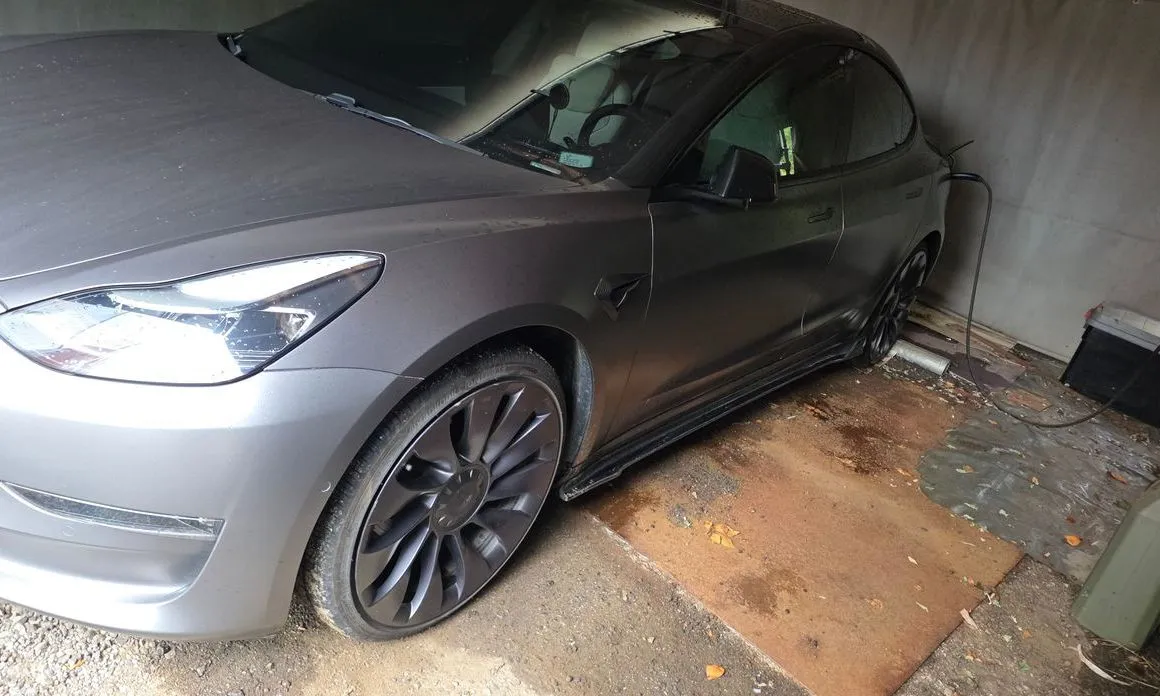 Tesla Model 3 — фото 1