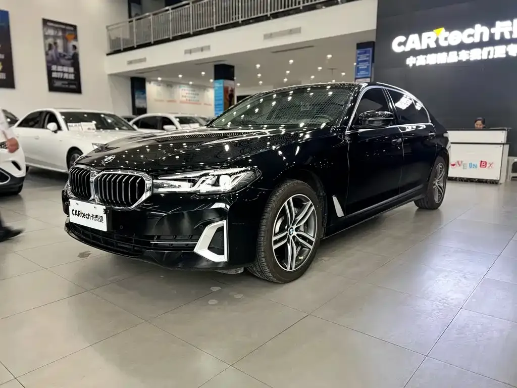 BMW 5 Series — фото 1