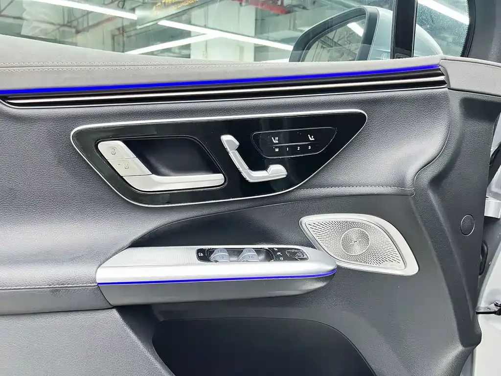 Mercedes-Benz EQE SUV — фото 2
