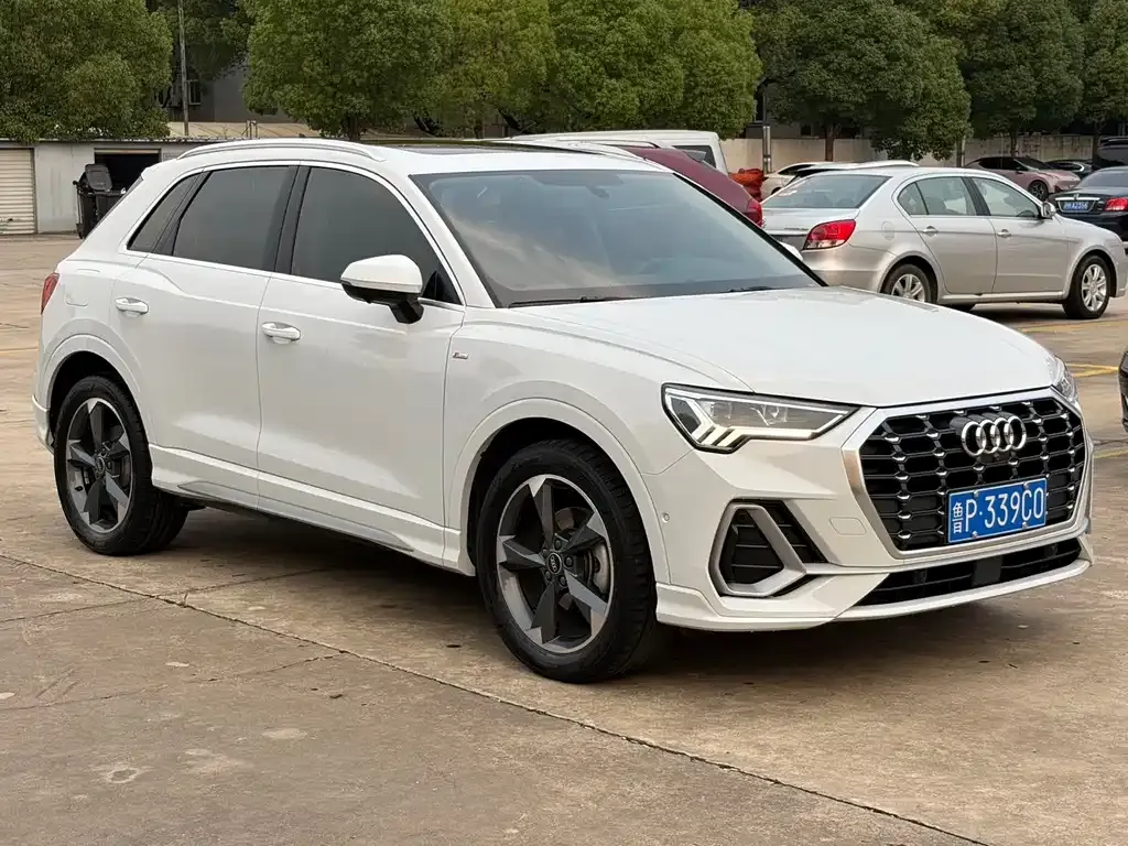 Audi Q3 — фото 10