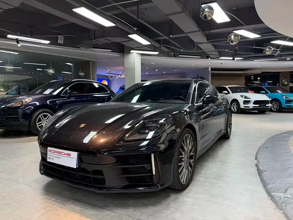 Porsche Panamera — фото 1