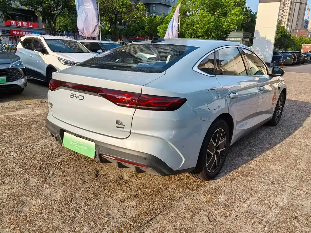 BYD Qin L — фото 10