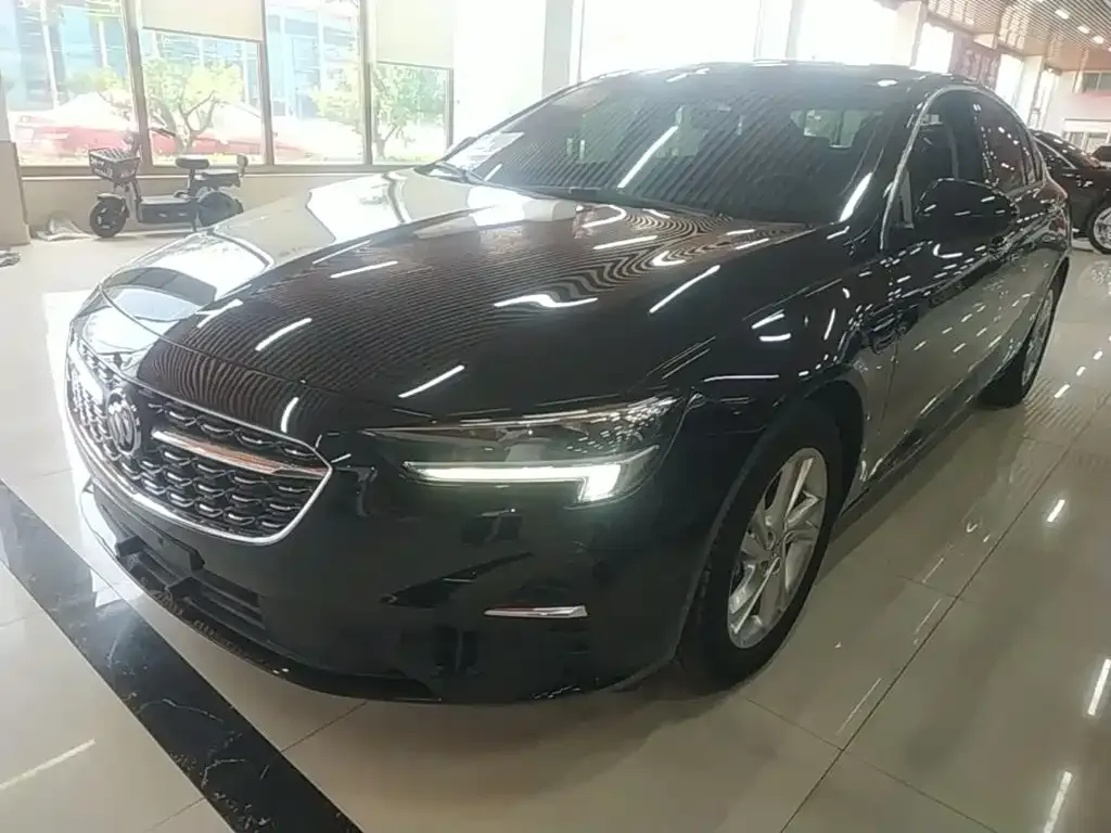 Buick Regal — фото 1