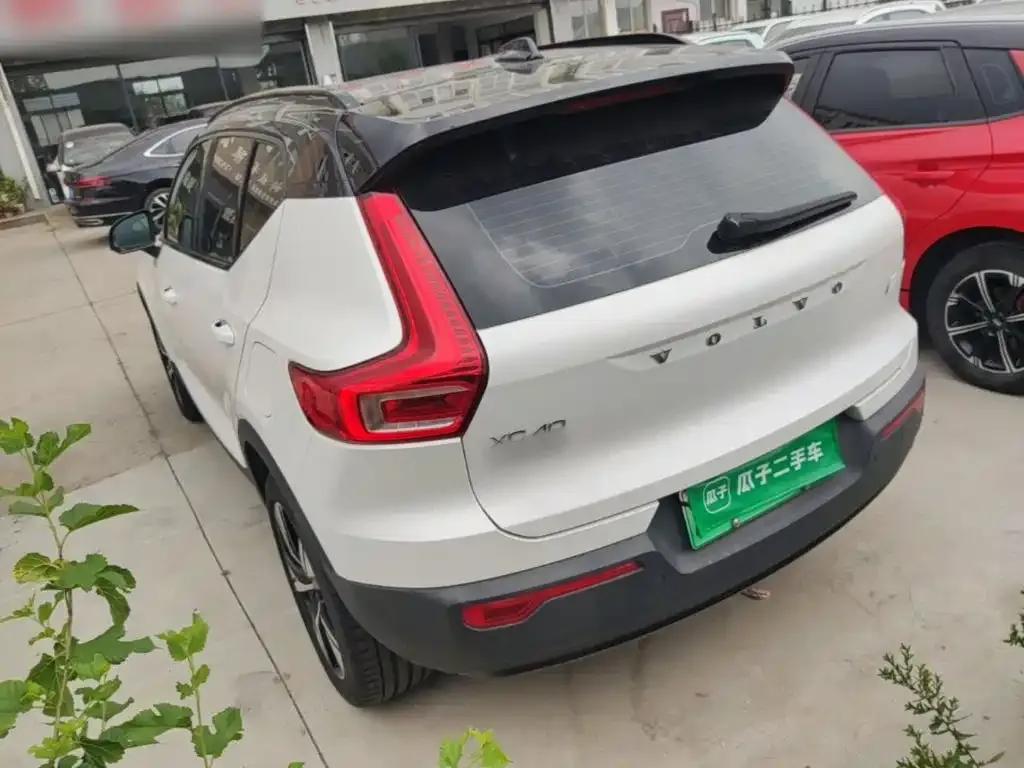 Volvo XC40 NEV — фото 4
