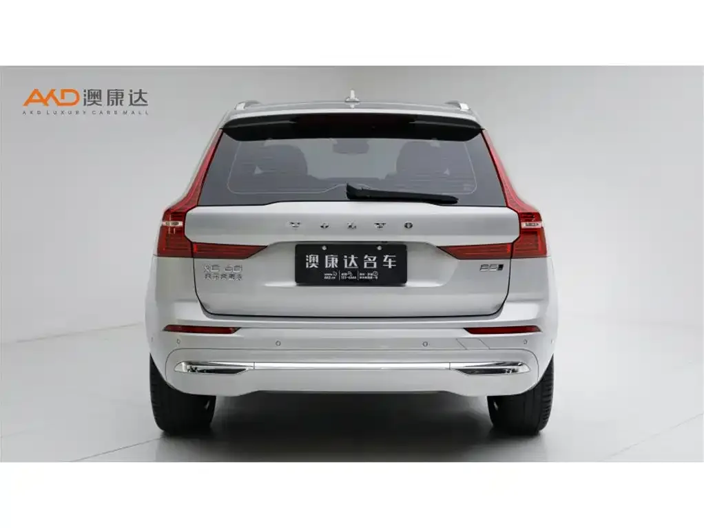Volvo XC60 — фото 10