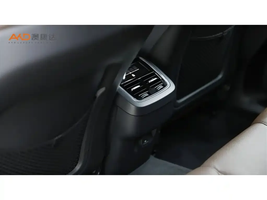 Volvo XC60 — фото 2