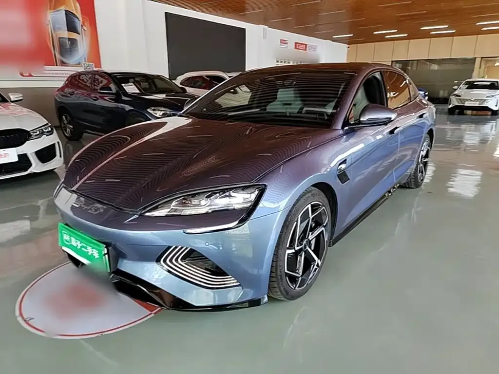 BYD Seal — фото 1