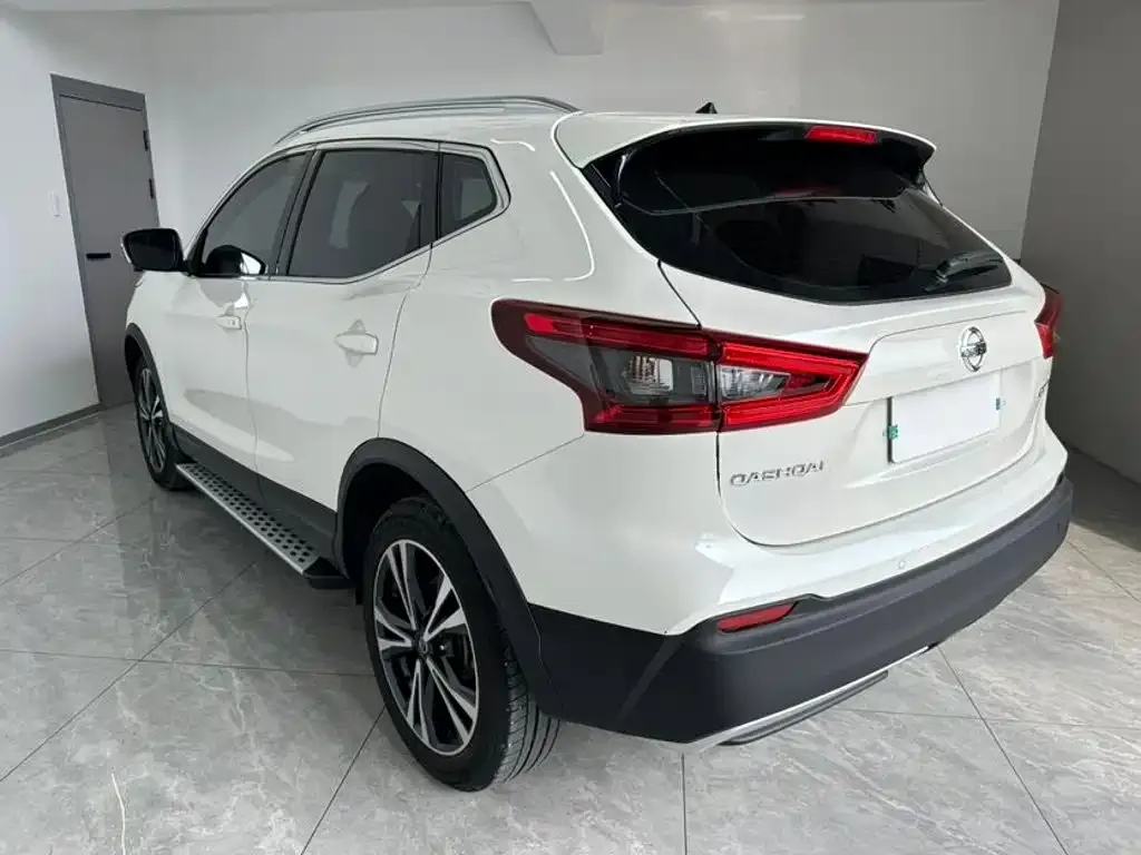 Nissan Qashqai — фото 4