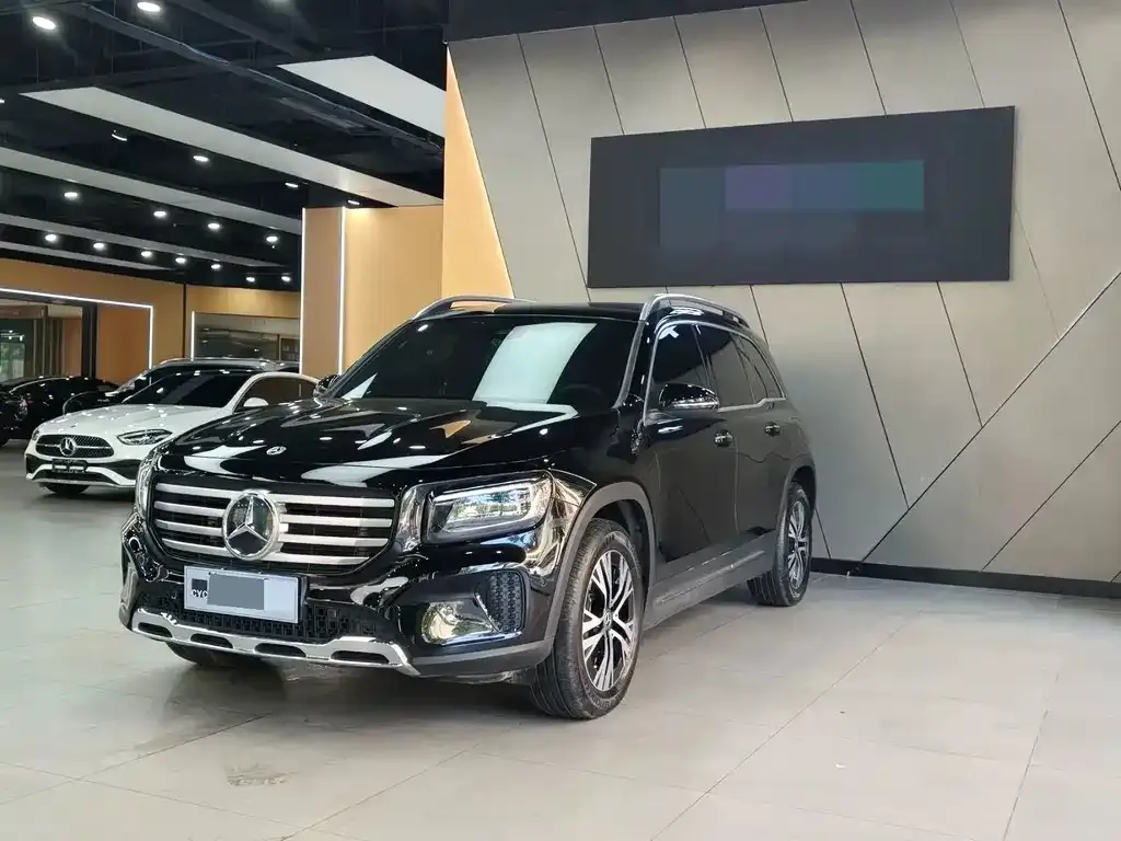 Mercedes-Benz GLB — фото 1