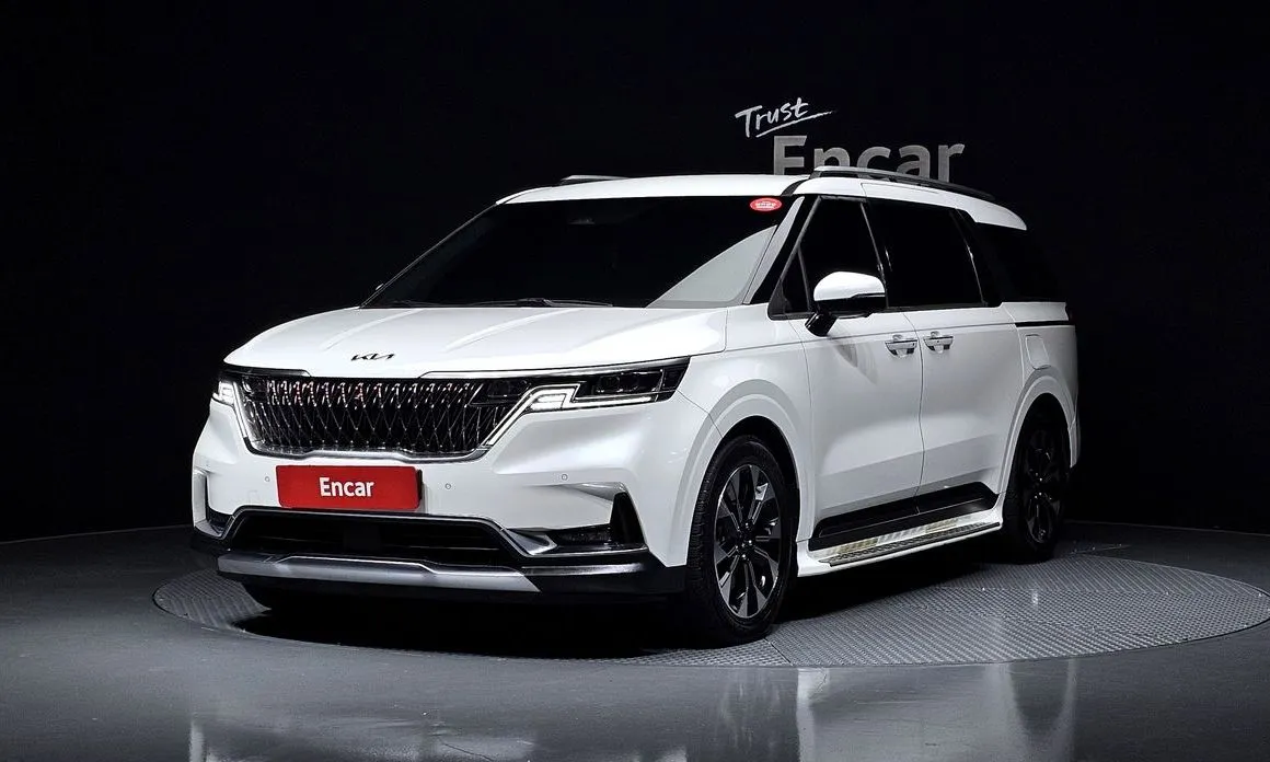Kia Carnival — фото 1