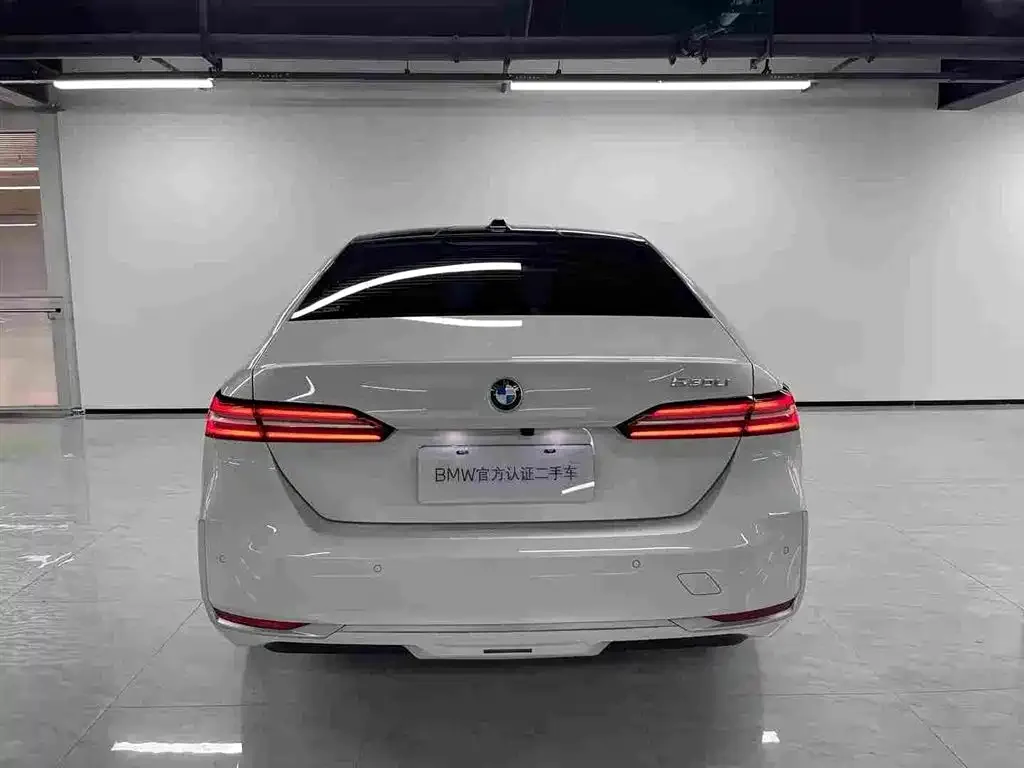 BMW 5 Series — фото 4
