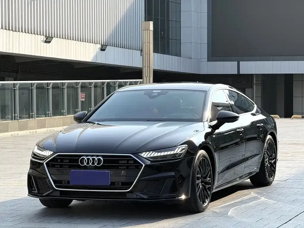 Audi A7 — фото 1