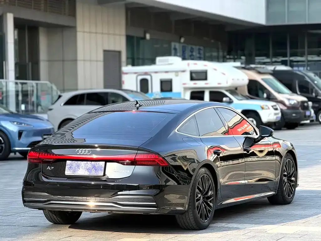 Audi A7 — фото 2