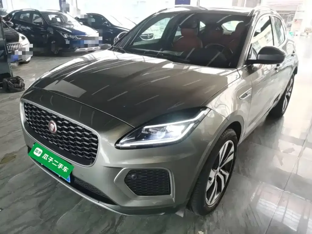 Jaguar E-PACE — фото 1