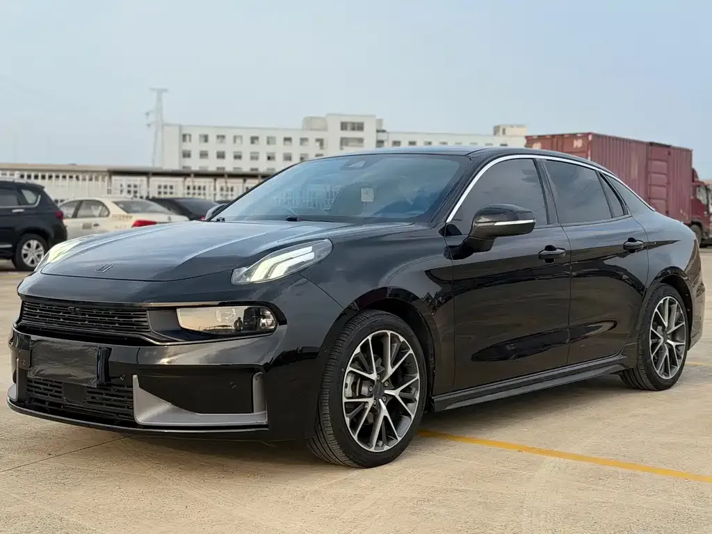 Lynk & Co 03 — фото 8