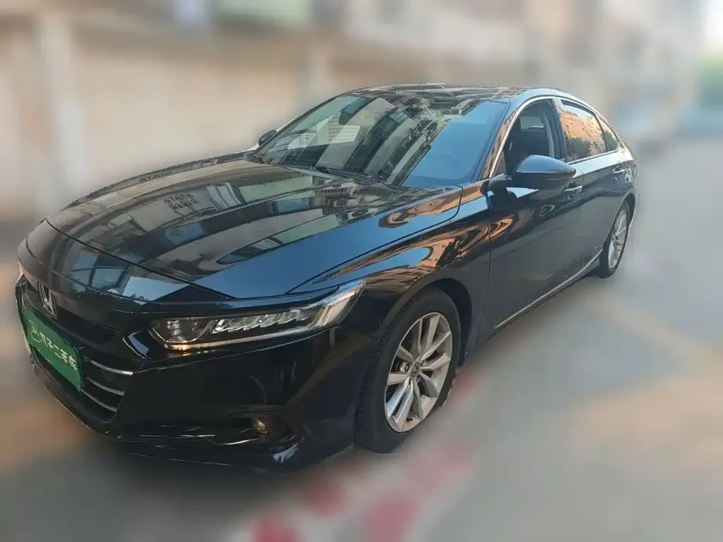 Honda Accord — фото 1