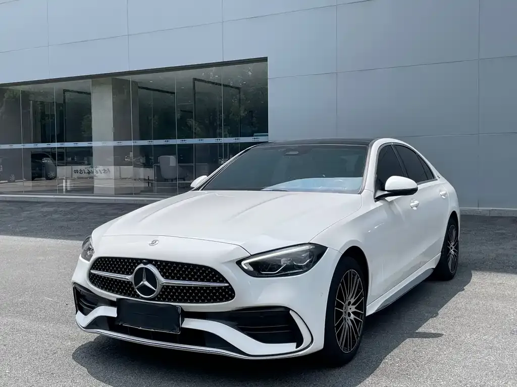 Mercedes-Benz C-Class — фото 1