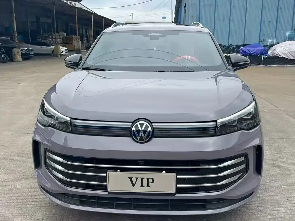 Volkswagen Tiguan L — фото 3