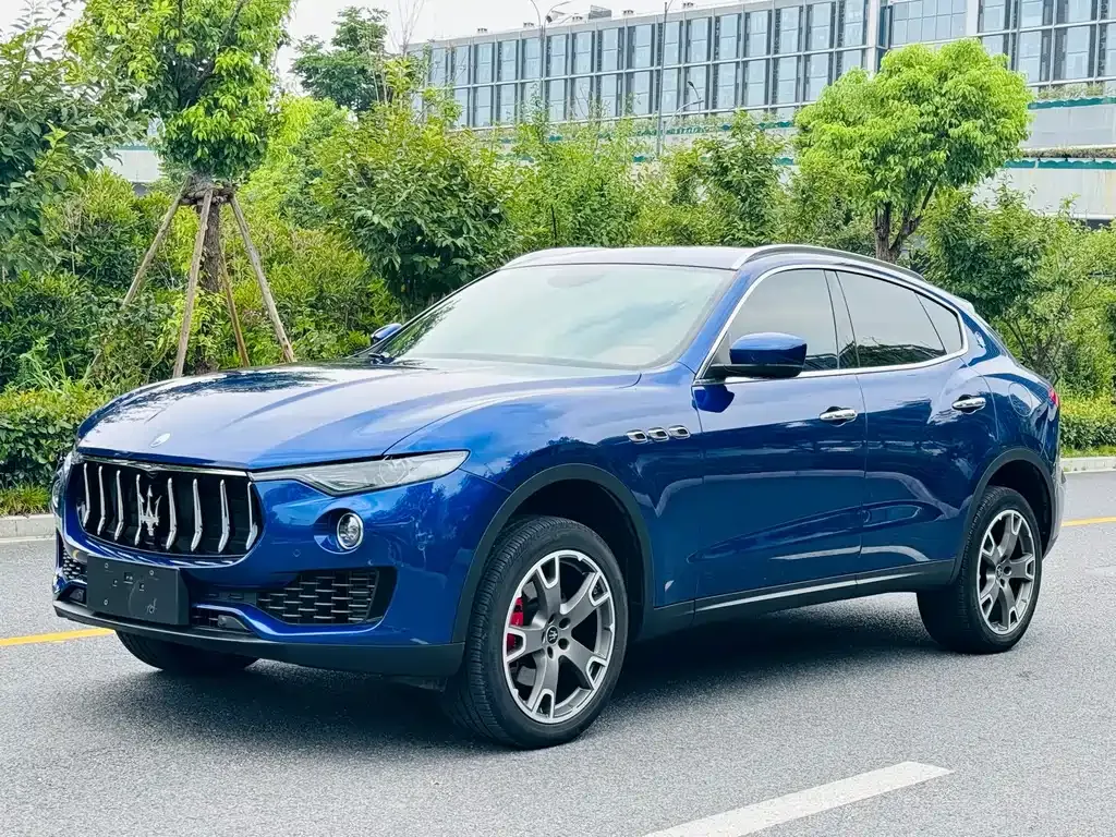 Maserati Levante — фото 1