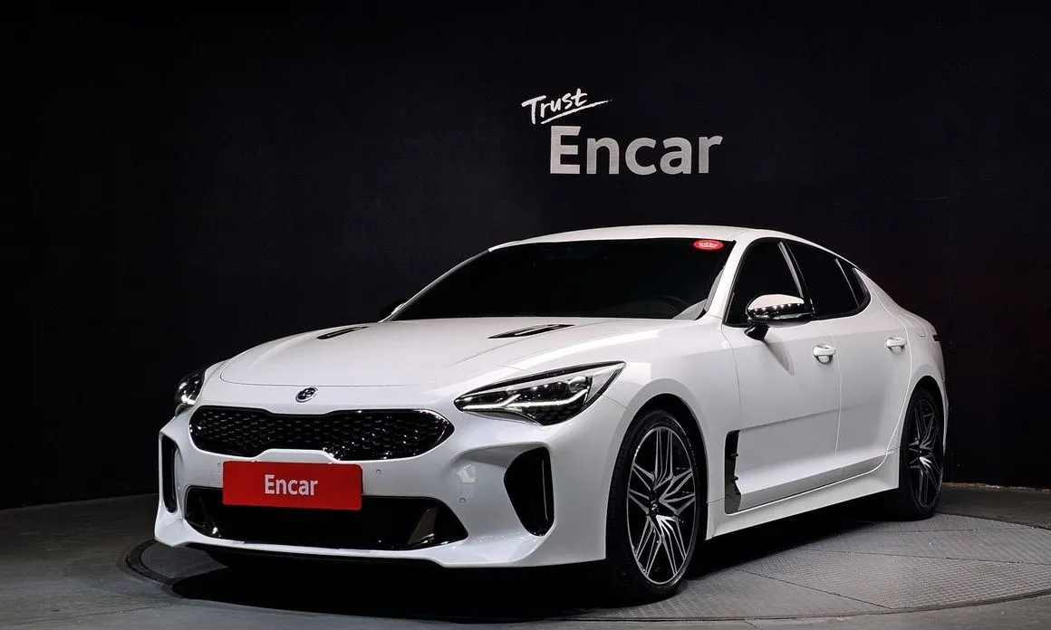 Kia Stinger — фото 1