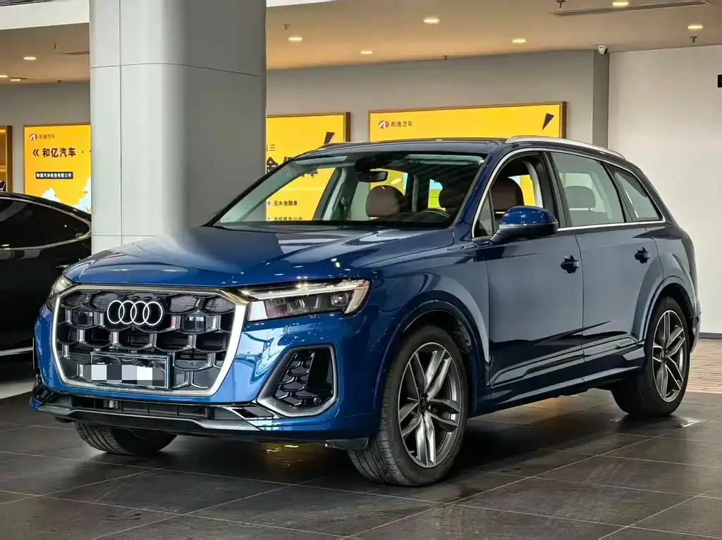 Audi Q7 — фото 1