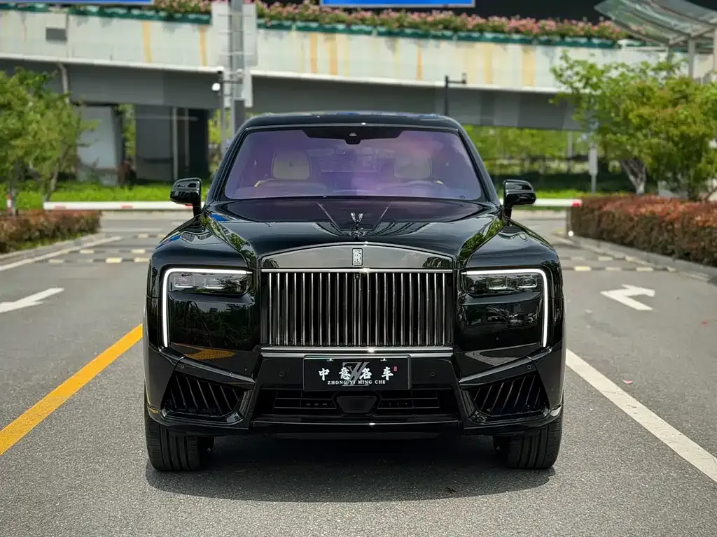 Rolls-Royce Cullinan — фото 1